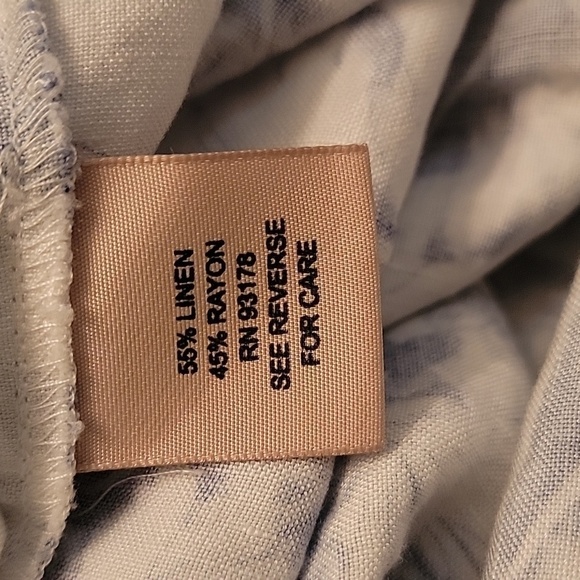 Philosophy Porcelain Floral V Neck Button Linen Blend Blouse, Size L.  EUC! - Picture 7 of 7